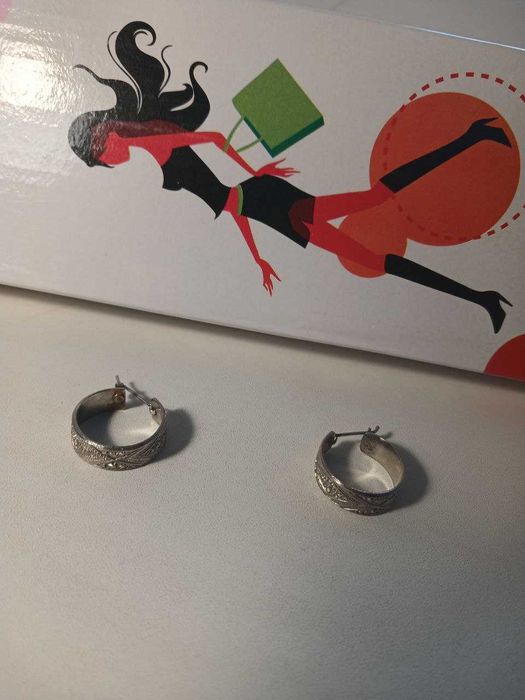 Гарні жіночі сережки