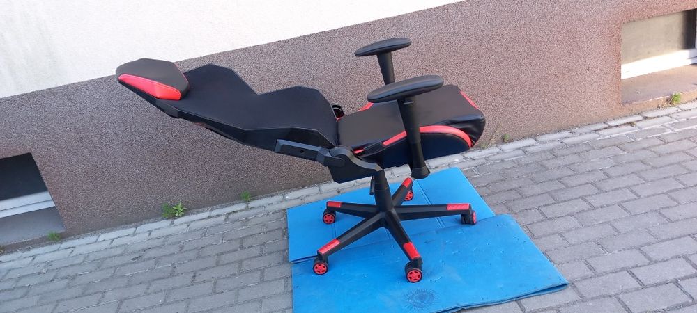 Fotel gamingowy needforspeed do biurka gabinetu do gier