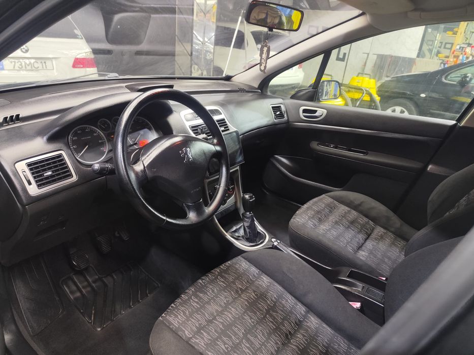 Peugeot 307,2500€,impecavel revisado e inspecionado.