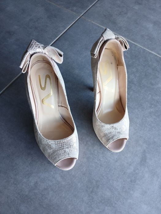 Sapato alto rosa dourado cerimónia festa