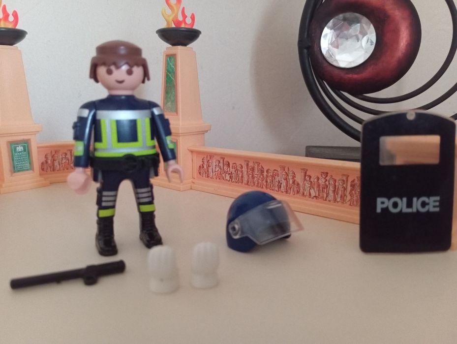 Playmobil - agente do corpo de Intervenção