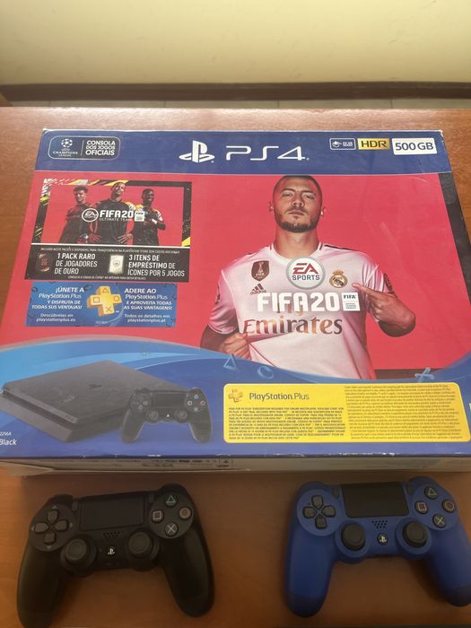 Playstation 4 - 2 comandos e 2 jogos