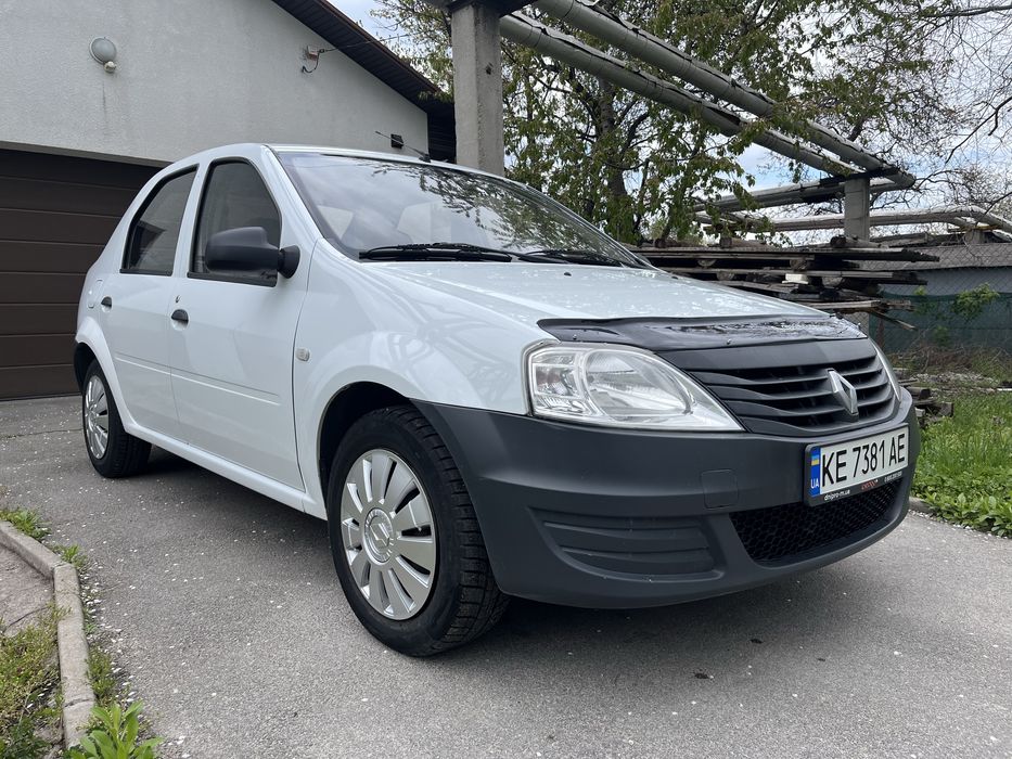 Renault Logan 1.4 2012 Газ-Бензин