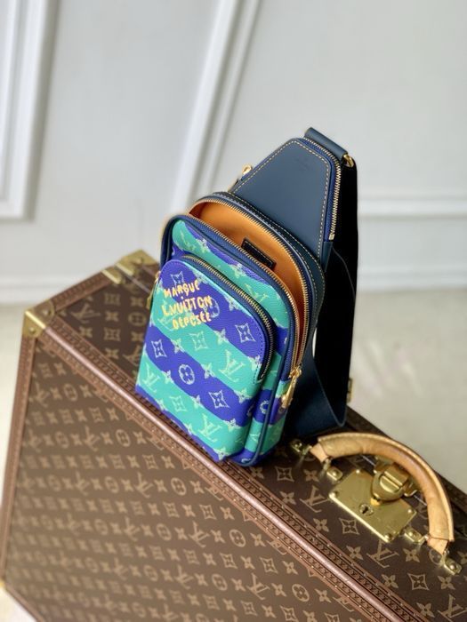 Сумка мужская Louis Vuitton Avenue slingbsg слинг бананка зеленая