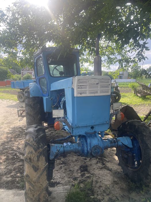 Продам Т-40 в комплекті з обприскувачем і культиватором