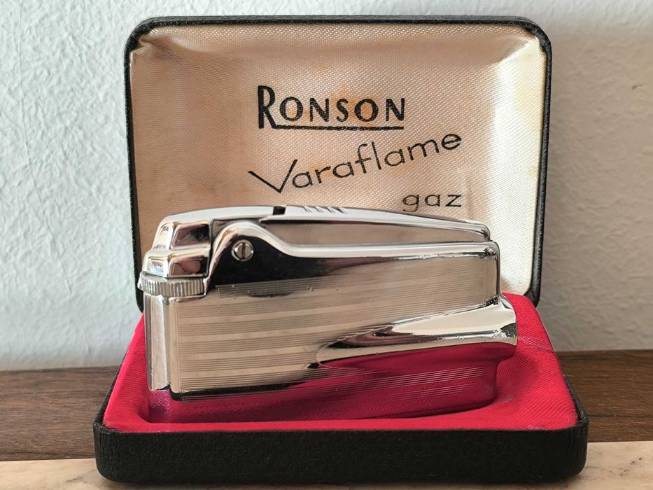 Isqueiro antigo, colecionável da marca Ronson Varaflame (Com a inscrição Marque Déposée) Made in France