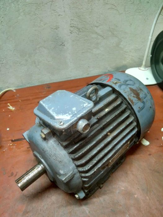Электродвигатель, електродвигун 4АМ100L6 2.2 кВт 1000 обертів