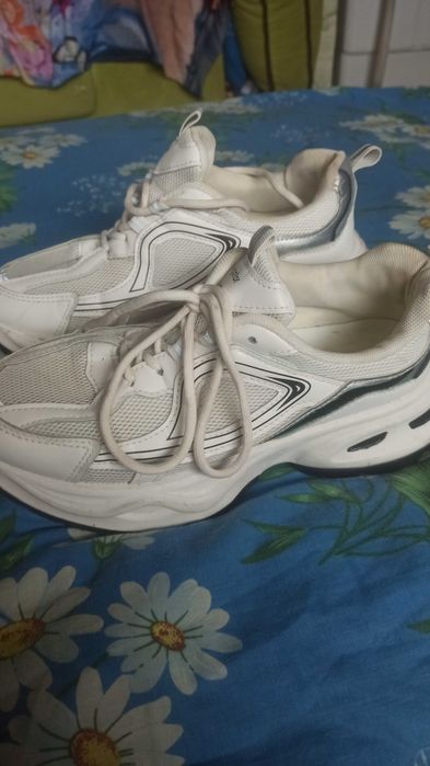 Кроссовки.                 .