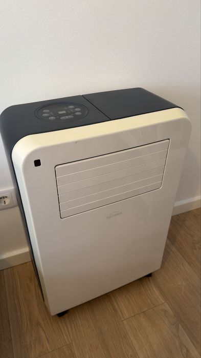 Ar Condicionado Portátil 4x1 Refrigera/Desumifica/Aquece/Ventila 10.000 BTU