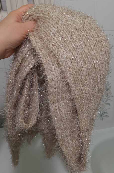 New Look piękny błyszczący szal