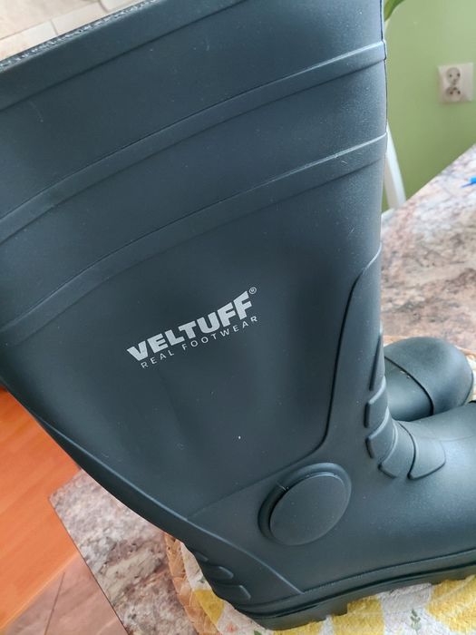 Wodoodporne Kalosze gumowe firma Veltuff.