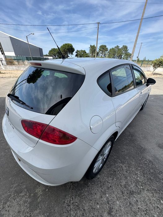SEAT Leon 2011 1.9 TDI – Gasóleo Vendo Seat Leon de 2011, a gasóleo, com menos de 195.000 km.  Pneus novos  Bateria nova Revisão feita