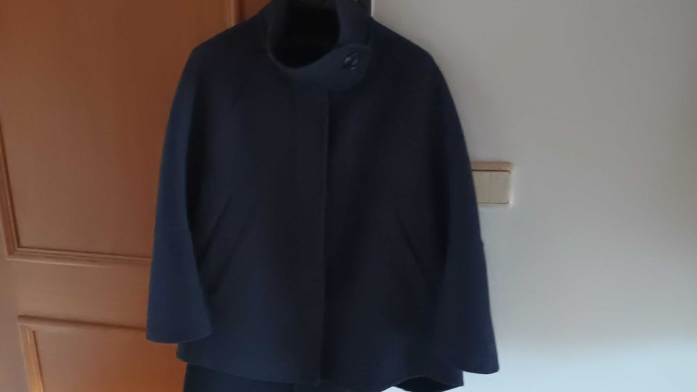 Ponche azul escuro, em fazenda, super confortável e quentinho