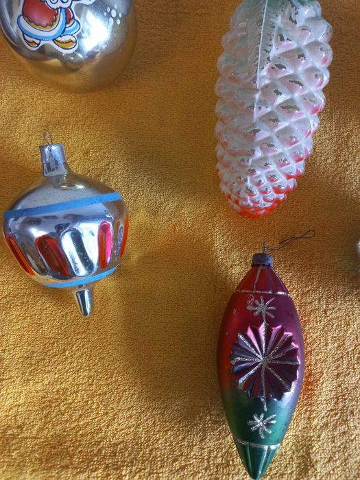 Продаю ёлочные игрушки времён СССР торг уместен