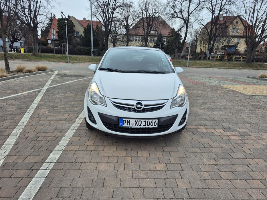 Opel Corsa 1.4 benzyna 2011r
