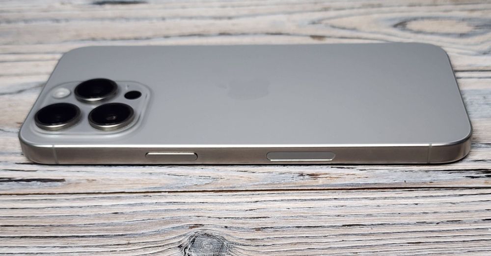 iPhone 15 pro max 256gb Natur eSIM 550$ магазин EmojieStore