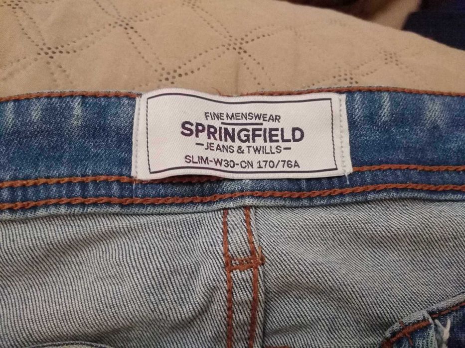 3 calças de ganga + 1 calça oferta