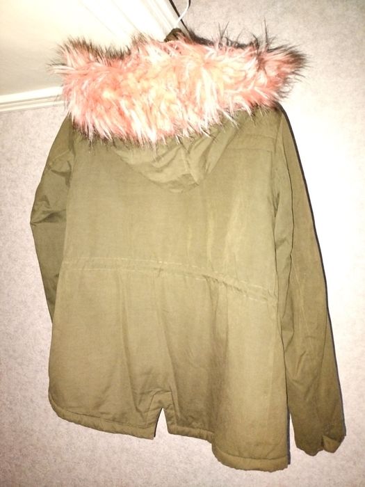 Парка жіноча Stradivarius