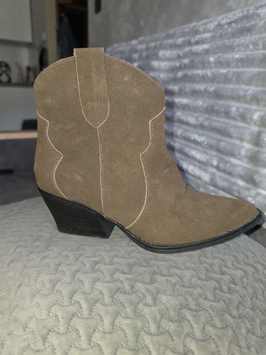 Buty kowbojki  zamszowe