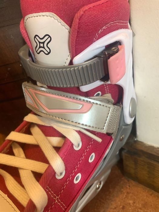 Patins em linha rosa