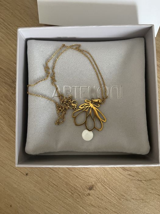 Naszyjnik z wisorkiem Apart