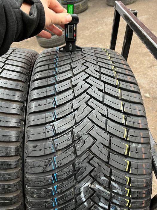 Шины бу 235 40 R 19 Pirelli allseason sf2 cinturato всемезон комплект