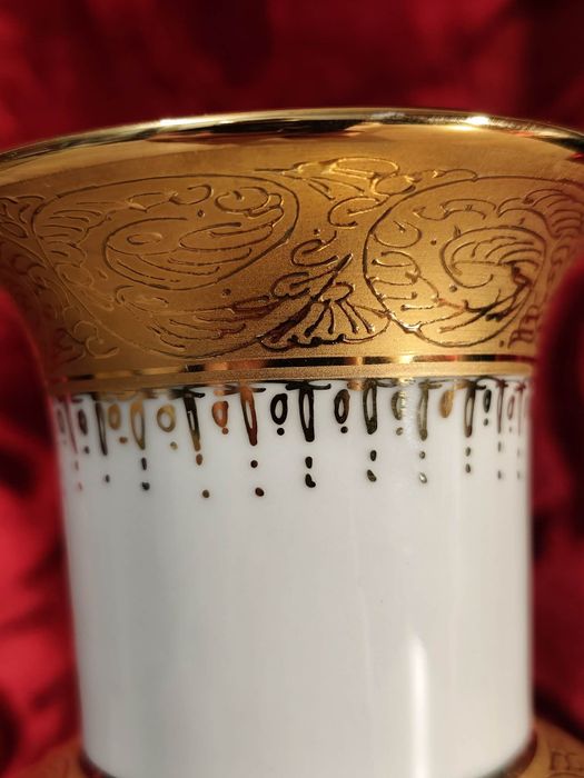 Piękny porcelanowy wazon