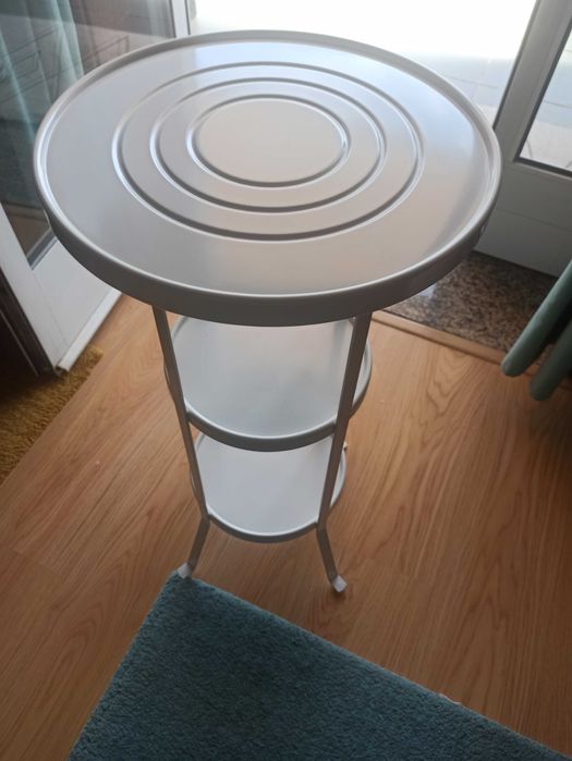 Pequena mesa de apoio