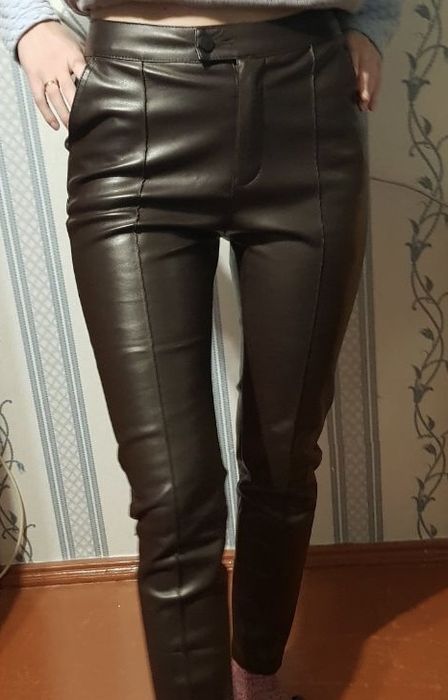 Стильні штани з кожзаму