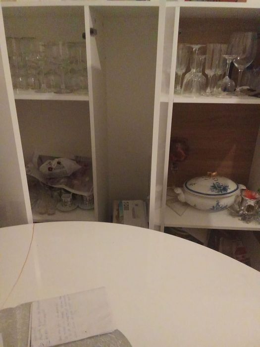 Mesa de jantar e aparador