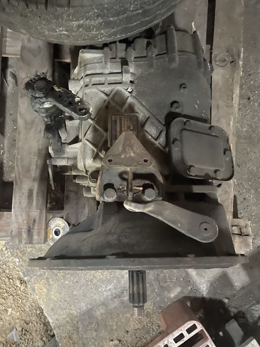 Caixa de velocidades bomba injetora nissan Atleon
