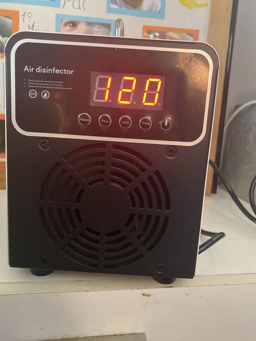 Gerador de Ozono Profissional / Máquina de Desinfeção de Ar ("Air Disinfector") – Nunca Usado