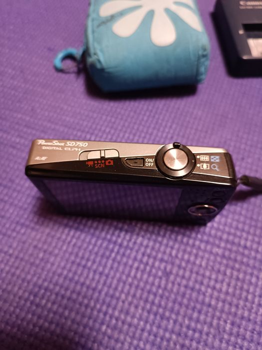 Фотоаппарат Canon PowerShot SD750.