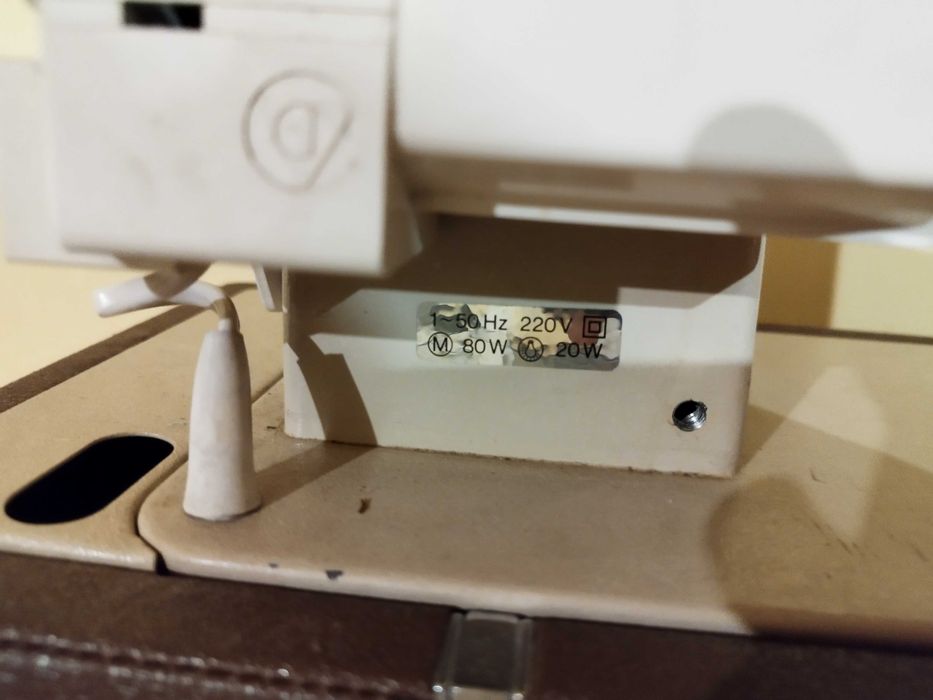 Maszyna do szycia - Predom Łucznik 466