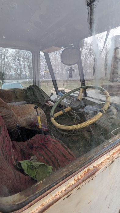 Продам трактор  ХТЗ Т150К на ЯМЗ 236,  бульдозер, на документах,  відвал в комплекті