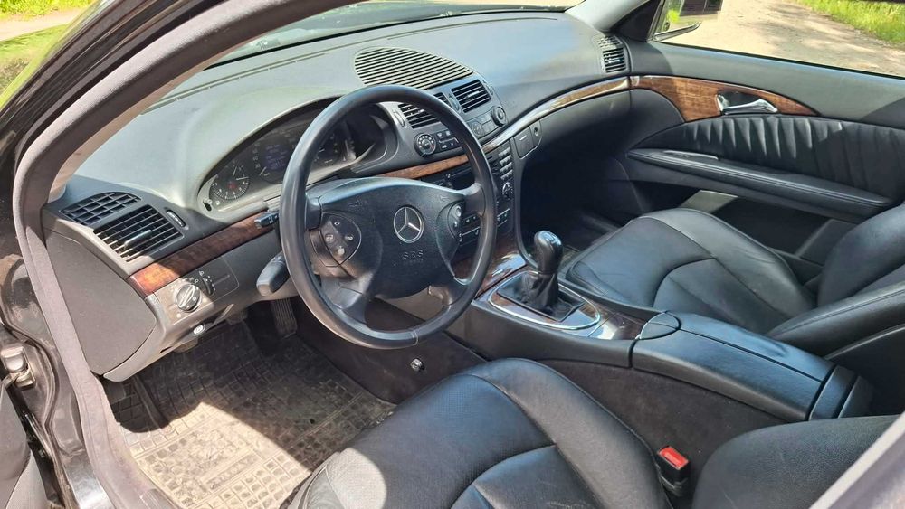Samochód osobowy Mercedes W211