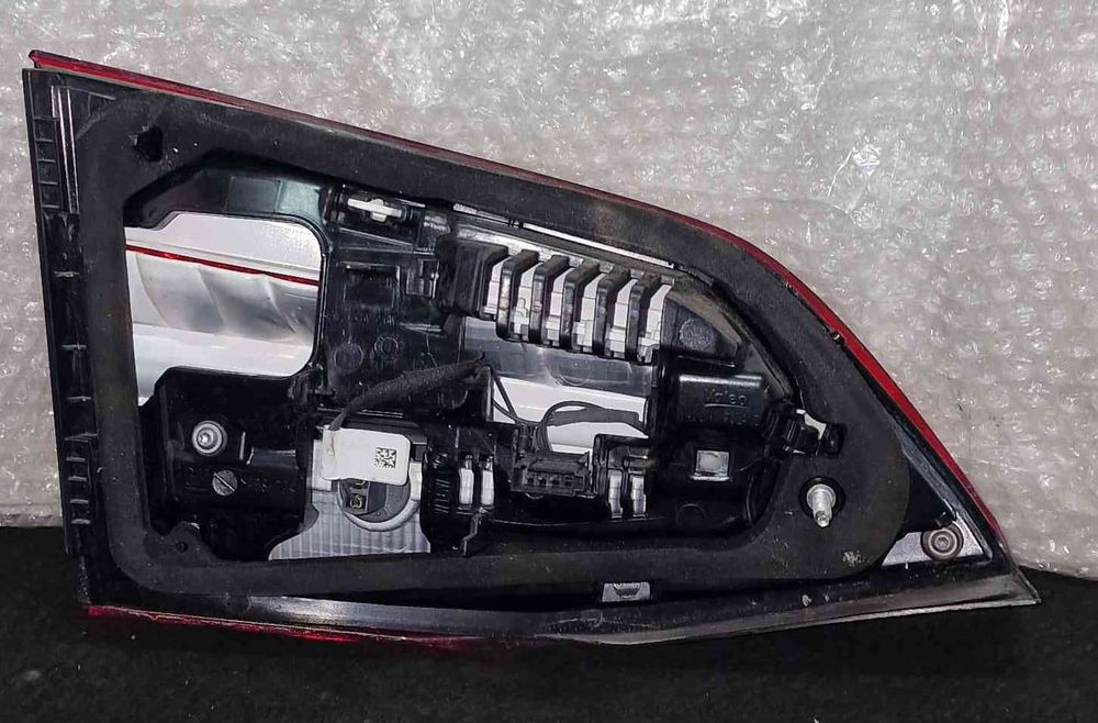 Farolim da Mala Direito 39077383 - OPEL ASTRA K Sports Tourer