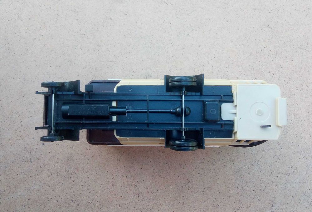 Модель автобуса Daimler 1911 Veb Plastspielwaren Berlin 1:43