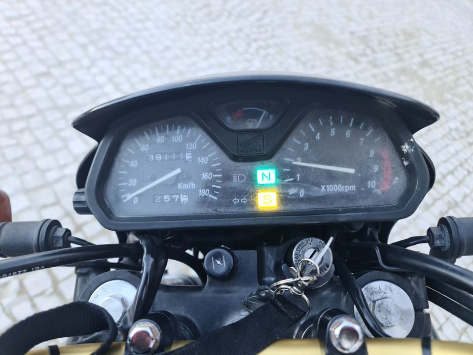 Vendo Mota Honda 400