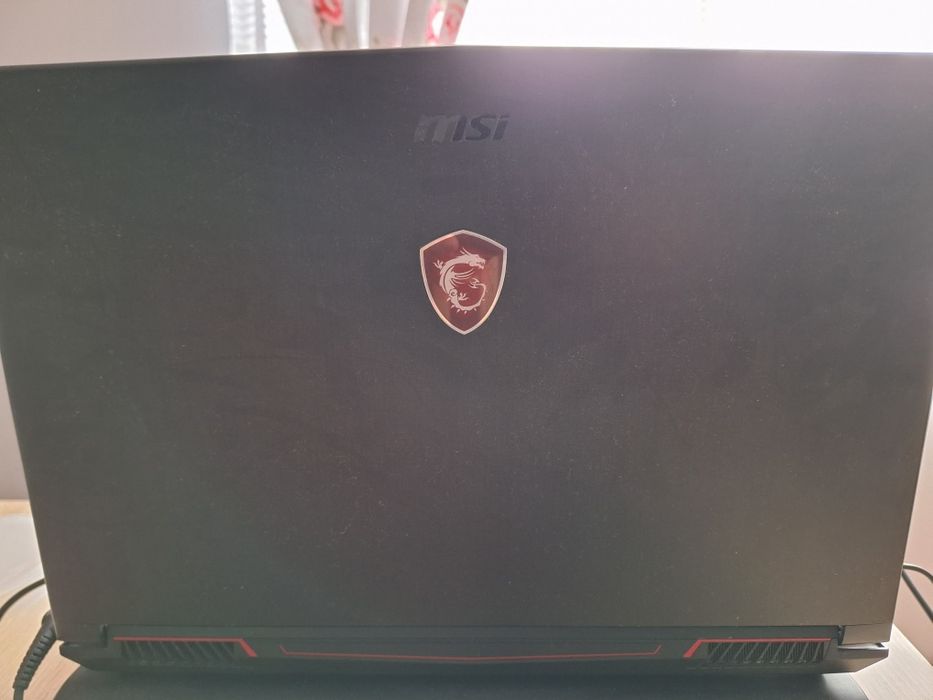 Laptop MSI GV62 7RD