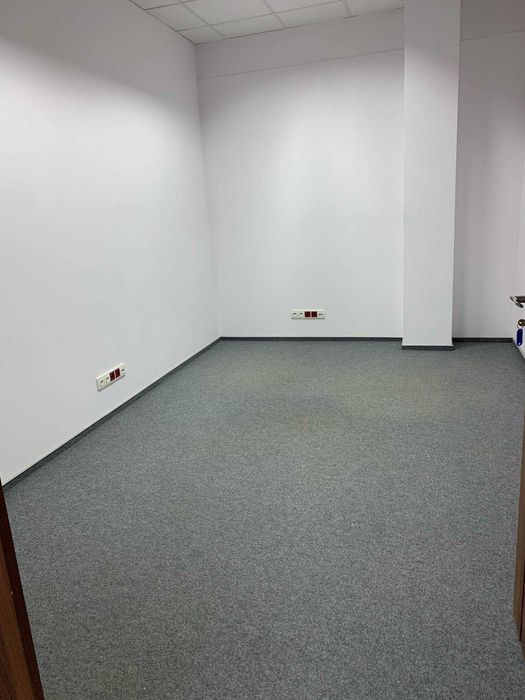 Mały lokal biurowy na wynajem