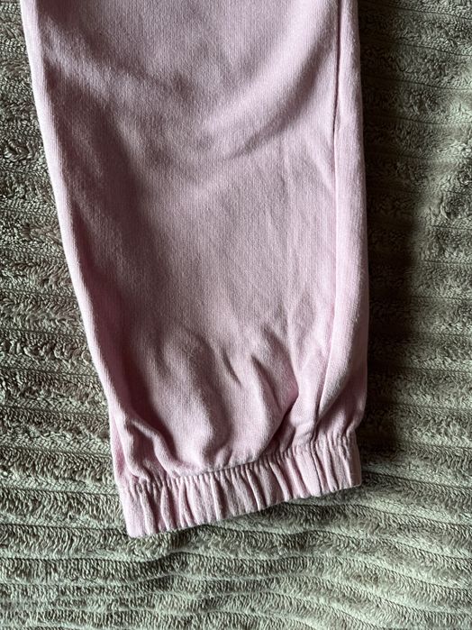 Spodnie lekko ocieplane dla dziewczynki jasnoróżowe, roz 128, Sinsay