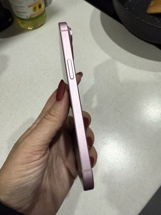 Apple iPhone 15 128Г розовый официал+2 стекла