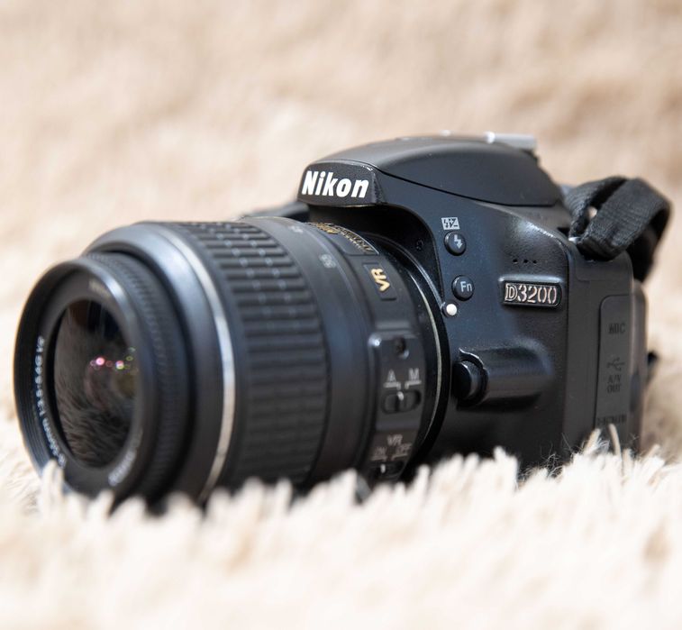 Nikon D3200 з об'єктивом AF-S 18-55 VR камера фотоапарат
