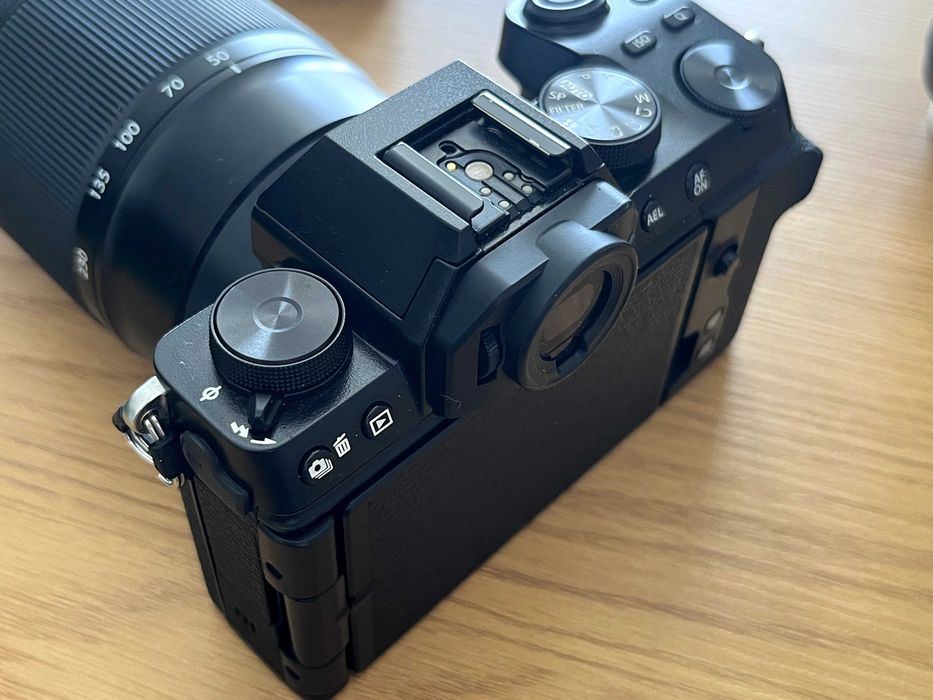 Fujifilm X-S10 + Objectiva FUJIFILM XC 50-230mm f/4.5-6.7 OIS II + Fujifilm XC 15-45mm f/3.5-5.6 OIS PZ