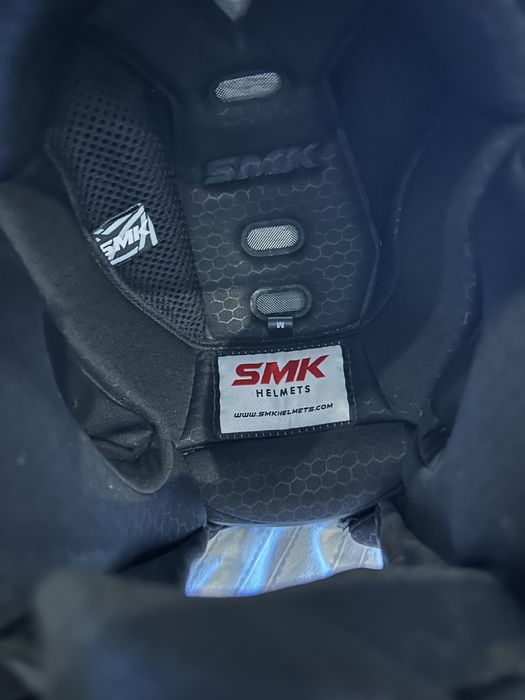 Capacete modelar SMK com sistema Cardo