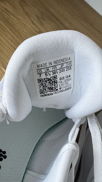 Кросівки Адідас на 23.5 см