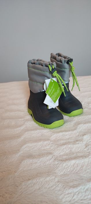 Sprzedam buty zimowe 4F rozmiar 23/24 ocieplane