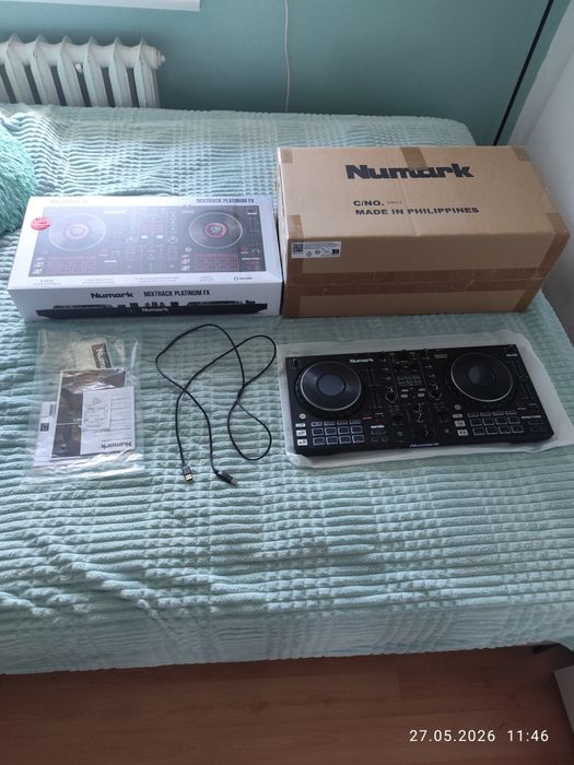 Numark mixtrack platinium FX