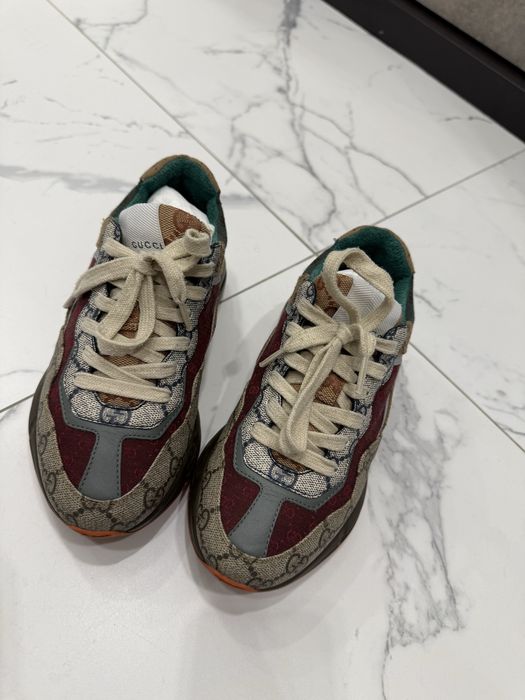 Кроссовки Gucci.
